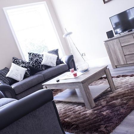 Lux Aparts Wakefield Central Екстериор снимка