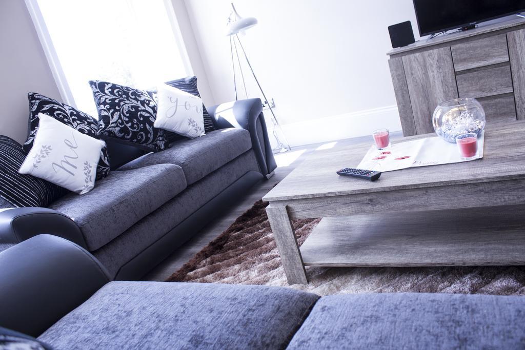 Lux Aparts Wakefield Central Екстериор снимка