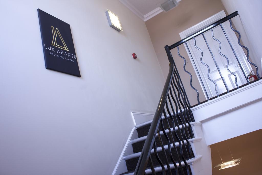 Lux Aparts Wakefield Central Екстериор снимка