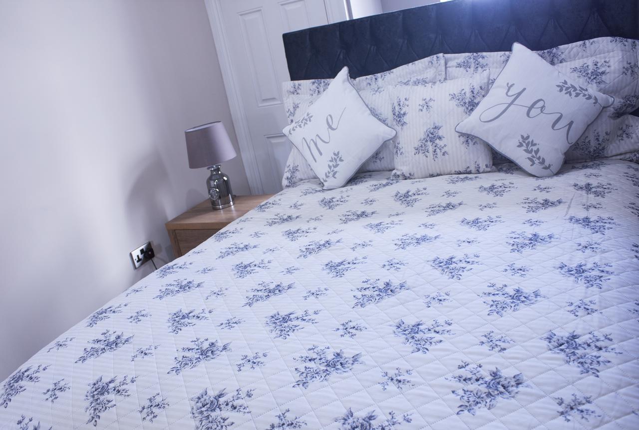 Lux Aparts Wakefield Central Екстериор снимка