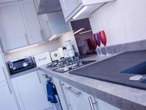 Lux Aparts Wakefield Central Екстериор снимка